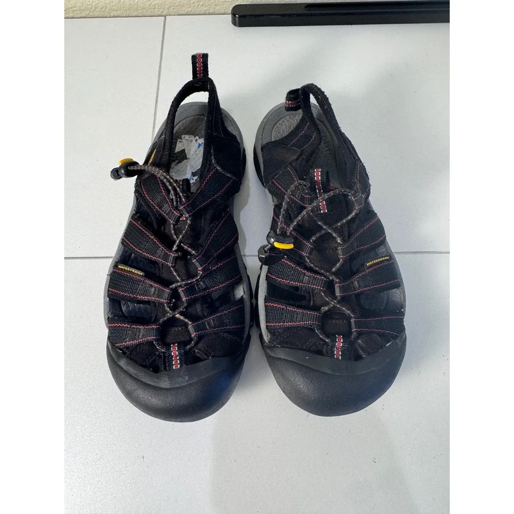 KEEN Newport H2 Sandals Mens 8.5 Waterproof‎ Hiking Gorpcore Active Minimalist